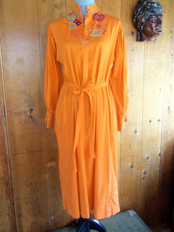 70s OPUS 1 BY DIANA--Made in Mexico--Hand Embroide