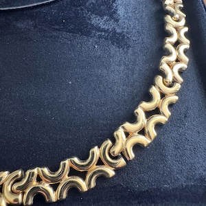 Vintage Monet Signed Lay Flat Collar Necklace in Box – 1980s Statement Gold Tone, Excellent Condition, Free UK Shipping