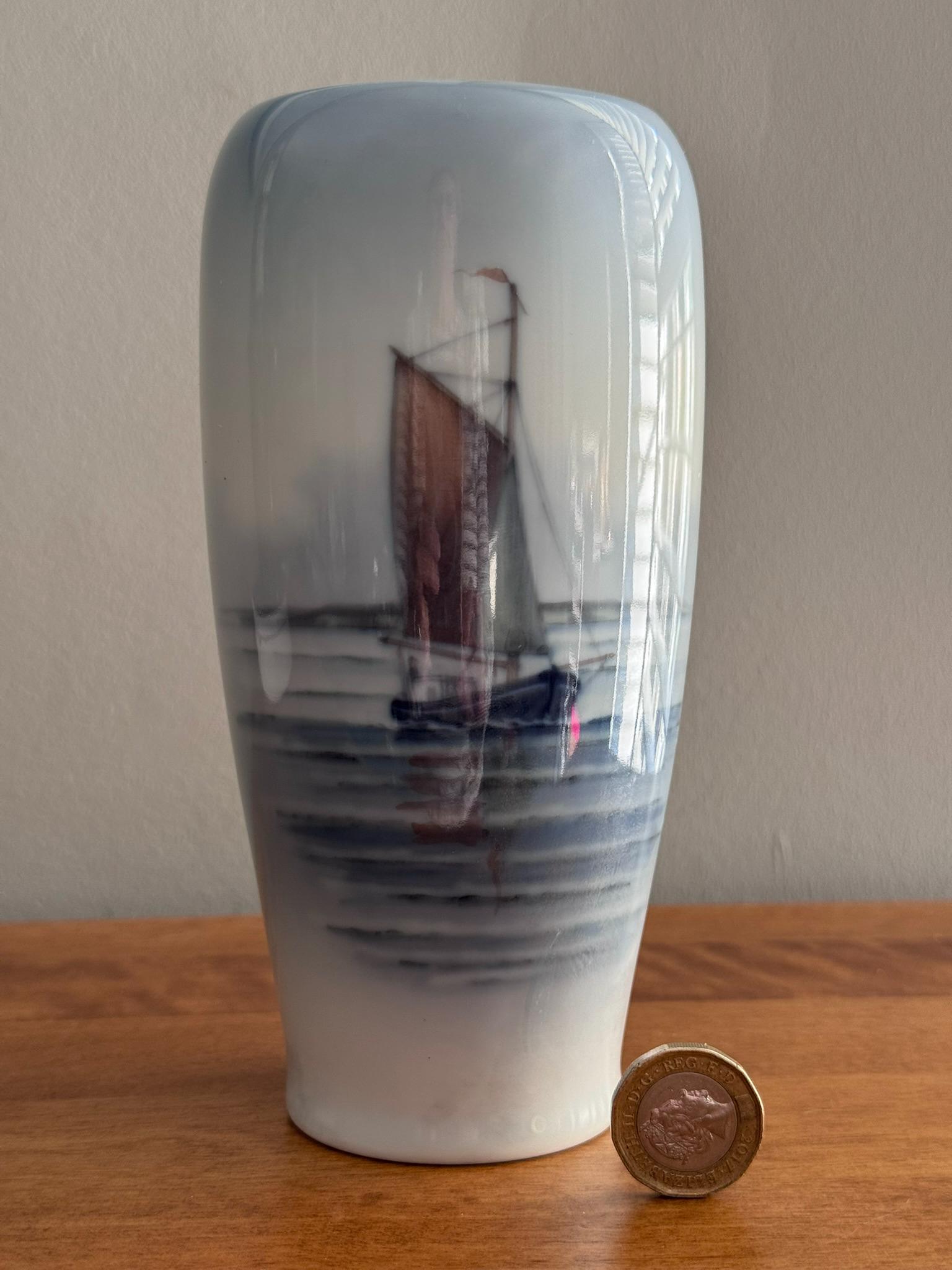 ロイヤルコペンハーゲン　デンマーク　ヴィンテージ花瓶 デンマーク王室御用達 Royal Copenhagen(ロイヤルコペンハーゲン