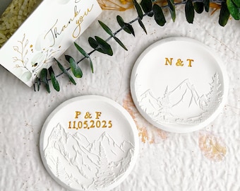 Porta anillos de boda de montaña, porta anillos de montaña personalizado con iniciales y fecha, regalo de compromiso para pareja, porta anillos minimalista