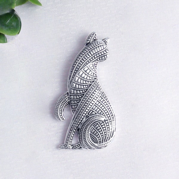 Cat brooch. Art deco large silver cat brooch. VIntage style cat pin. Cat broach. Stylised, textured antiqued silver hat, coat, lapel pin.