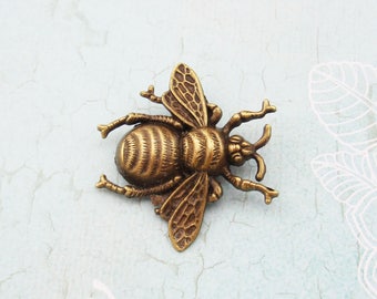 Bronze bee brooch. Silver, gold, copper, rainbow Bee jewelry. Bee pin. Bee broach. Antiqued bee brooch. Dainty small vintage style brooch