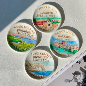 Benutzerdefinierte Stadt Hochzeitsgeschenk Ring Schale • Perfekte Verlobungsgeschenk • Personalisierte Datum Name Schmuck Tablett • Verlobungsgeschenk für Paar