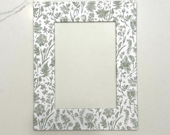 Green Floral Grandmillenial Photo Mat
