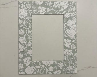 Handmade Green Floral Grandmillenial Photo Mat