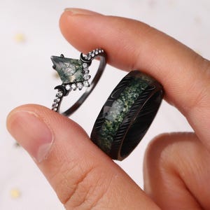 Mossagat-slipade parringar i set: vigselringar i 925 silver och volfram, matchande ringar
