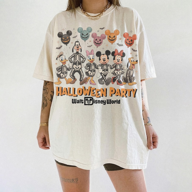 Retro Mickey And Friends Halloween Balloons Shirt, Disneyworld Halloween Trip Shirt, Halloween Party 2026 Shirt, Mickey Skeleton Shirt bild 2