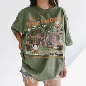Vintage Mickey Ghost Disneyworld Halloween Comfort Colors Shirt, Walt Disney World Halloween Tee, 2026 Halloween Disney Family Shirts bild 4