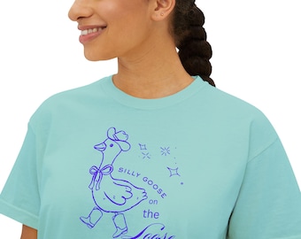 Camiseta de algodão tingida com pigmento quadrado: top feminino com caimento relaxado