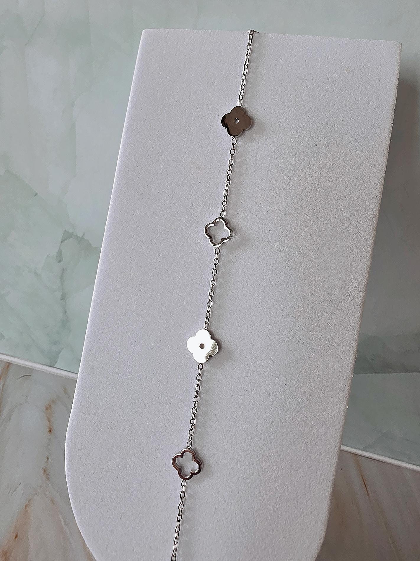 Lucky Bracelet With A Gold 4-Leaf Clover Charm - Tales In Gold - Foto 8