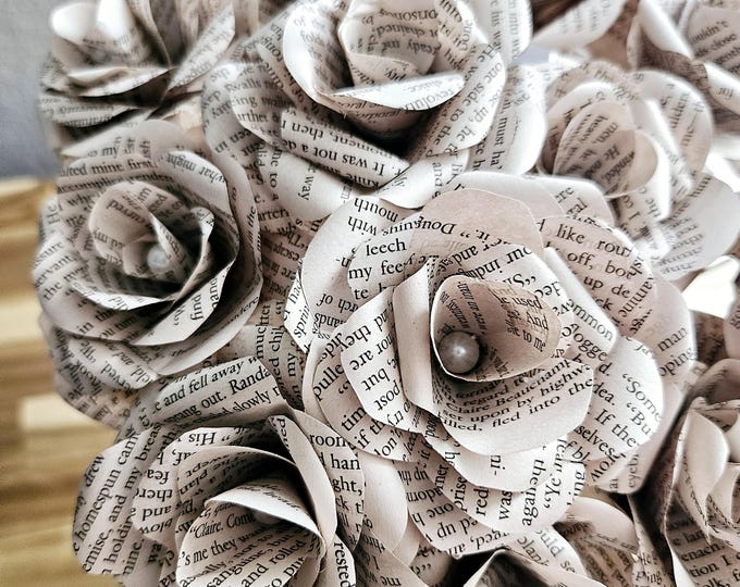 Custom Book Page Roses, Book Lover Gift, Book Flowers, Paper Flowers, Handmade Gift, Personalized Gift, Wedding Bouquet, Classic Literature