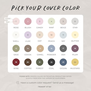 Pu&ograve; includere: Tabella colori con 24 opzioni per la copertina di un prodotto. I colori includono Rose, Blush, Candy, Mint, Beige, Star, Shell, Lilac, Oat, Peach, Sky, Butter, Sage, Cocoa, Camel, Powder, Ash, Plum, Wine, Coffee, Forest, Coal, Ocean e Mustard.