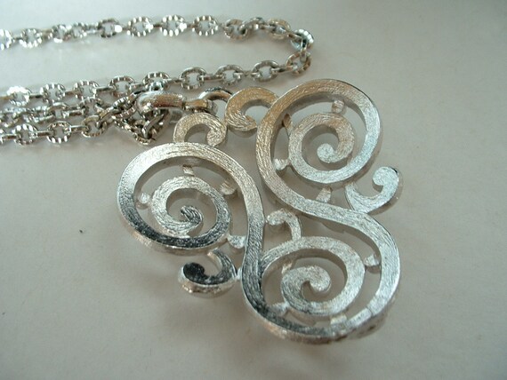 Original Vintage TRIFARI Silver Swirl Pendant Dou… - image 3