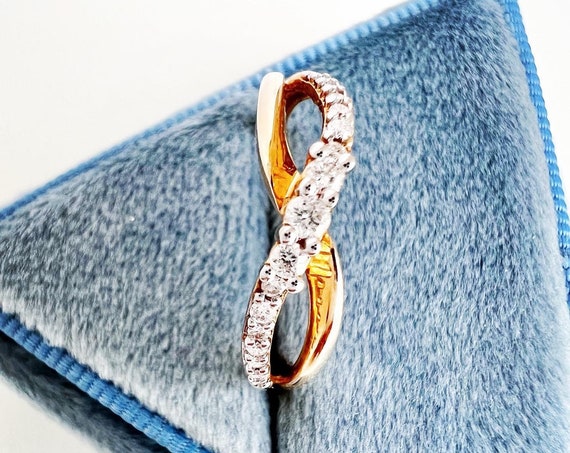 Twisted Infinity Natural Diamond Anniversary Ring