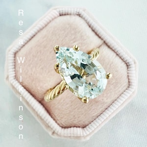 Pear Shape Aquamarine 2.69 Carat 14k Gold Statement  Ring