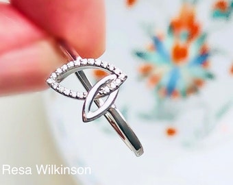 Two Leaf Diamond Ring 14k White Gold