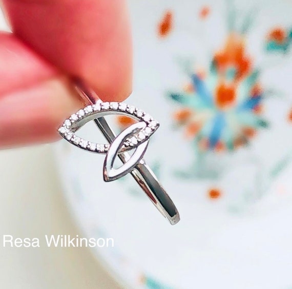 Two Leaf Diamond Ring 14k White Gold