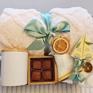 Gift Box for Women,  Self-Care Gift Set, Relaxation Gift Basket, Cozy Gift Set, Aromatherapy Gift Box, Wellness Gift Set, Cozy Care Package