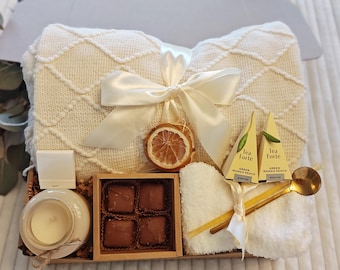 Housewarming Gift, Cozy Gift Box, Friend Gift Basket, Mom Gift Box, Care Package with Blanket, Selfcare Package, Comfort Gift, Birthday Gift