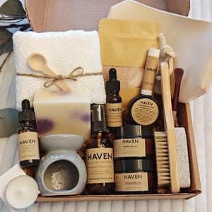 Spa Gift Box, Self-Care Gift Set, Handmade Spa Gift, Relaxation Gift Box, Pampering Gift Set, Wellness Gift Basket, Bath and Body Gift Set