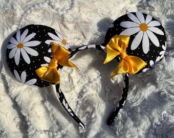 Daisy Mouse Ears: Lightweight Comfort