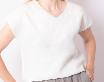Vintage Linen Blouse Embroidered Ivory White Size M Dainty Cottagecore Vibe