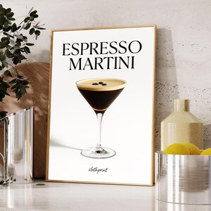 hic Pink Espresso Martini Wall Art – Uroczy nadruk koktajlowy do dekoracji baru, cyfrowe pobieranie Modne dzieło sztuki Espresso Martini