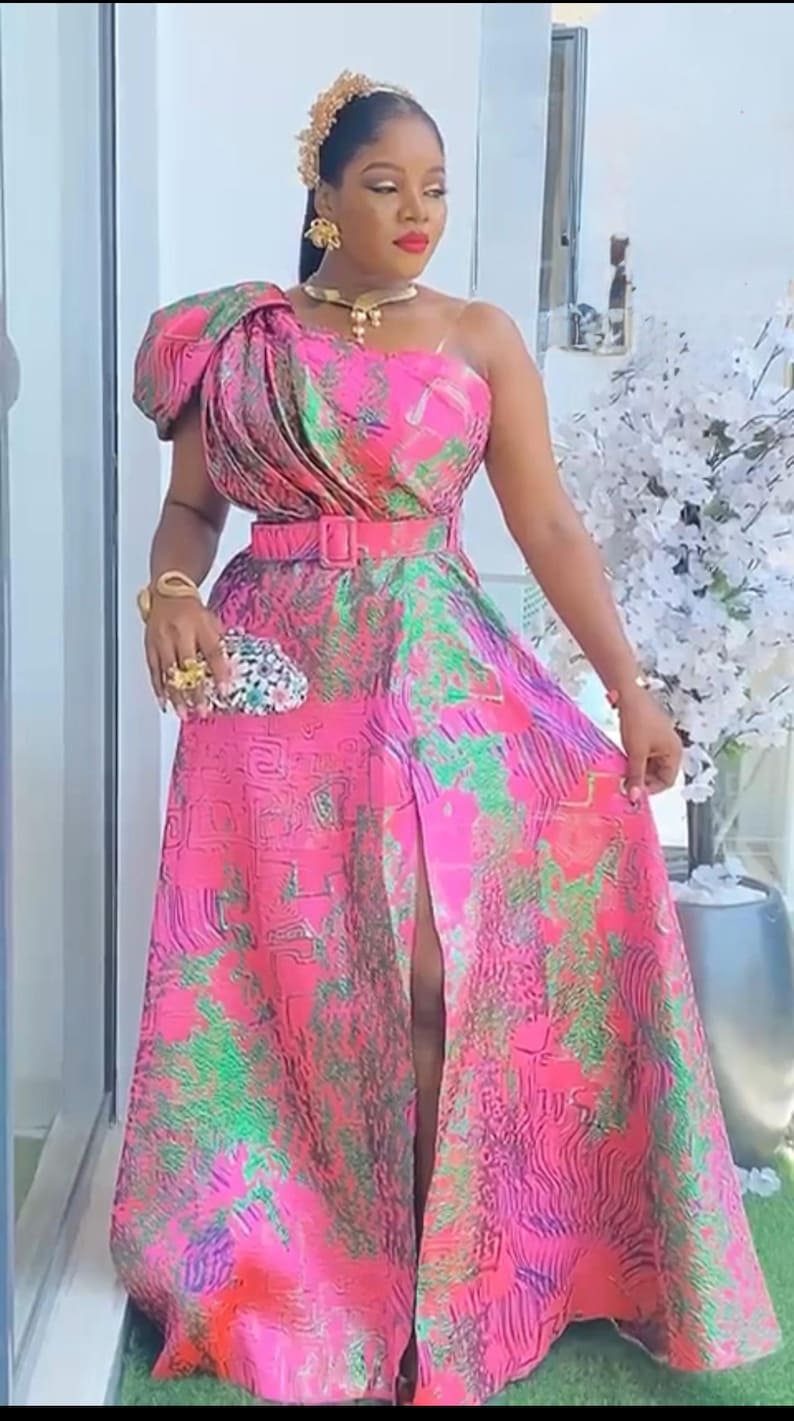 Enaxlad Guldbrokad Utsvängd Maxiklänning Bröllopsgäst A-linjeformad Klänning till Brudens Mor Plus Size, Födelsedagsfest Gala Jubileumsmottagning Rosa