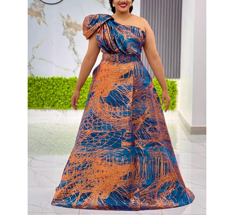 Enaxlad Guldbrokad Utsvängd Maxiklänning Bröllopsgäst A-linjeformad Klänning till Brudens Mor Plus Size, Födelsedagsfest Gala Jubileumsmottagning bild 9