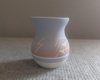 Signed Mesa Verde Pink/Blue/White Southwestern/Navajo Style Bud Vase 4" Tall EUC