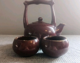 Salt Glazed Red Handled Ceramic Teapot with Two Cups, Signed, EUC