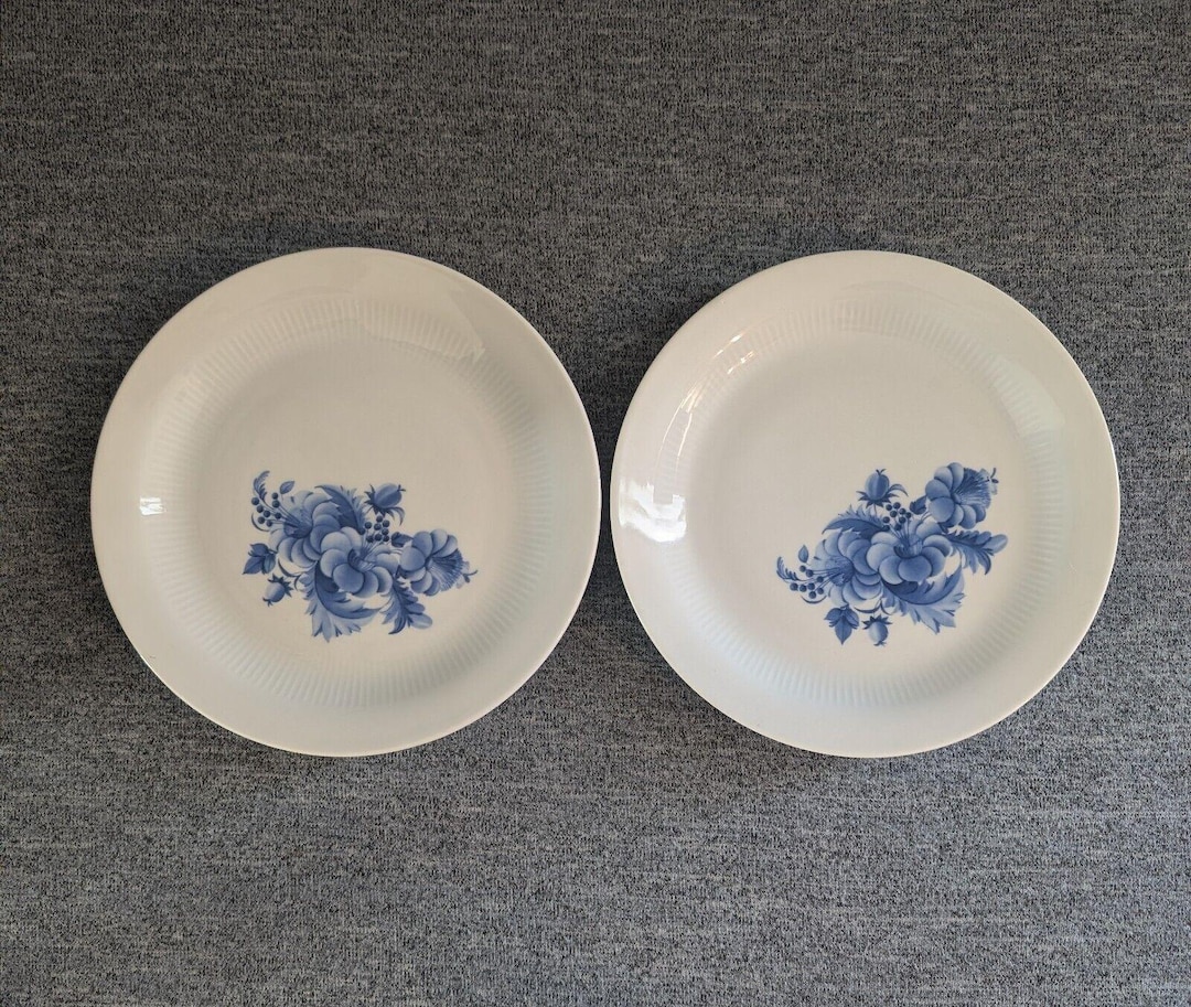 東ドイツ製 磁器製ブルーフラワー転写 7インチプレート 2枚セット
