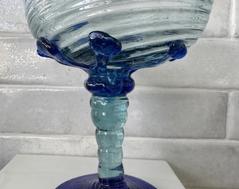 Juego de 6 copas de margarita vintage sopladas a mano con tallo azul, copas de cóctel y postre de vidrio artístico.
