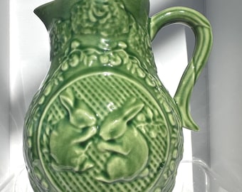 Bordallo Pinheiro Conejo Pitcher Portugal Verde Majolica Bunny Jug Vintage Cottagecore Pascua Primavera Decoración