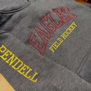 Felpa/pullover ricamato personalizzato per ragazzi, abbigliamento sportivo per squadre, nome della squadra personalizzato, nome e numero personalizzati, girocollo da hockey/calcio immagine 4