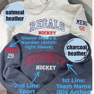 Puede incluir: Dos sudaderas jaspeadas, una de avena y otra de carb&oacute;n. La sudadera con capucha de avena tiene "REGALS HOCKEY" bordado en azul y rojo. La sudadera de carb&oacute;n tiene "KNIGHTS HOCKEY" en rojo.