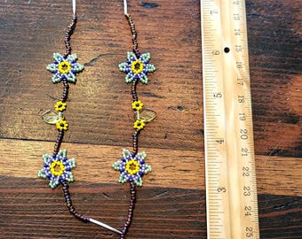 Collar nativo hecho a mano con púas de procupino en diseño original