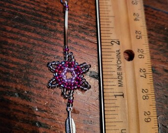 Pendientes de estrella hechos a mano con cuentas: diseño de púas de puercoespín con pluma