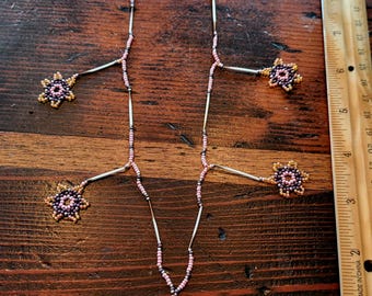 Collar de flor de estrella con púas de puercoespín, hecho a mano con cuentas nativas
