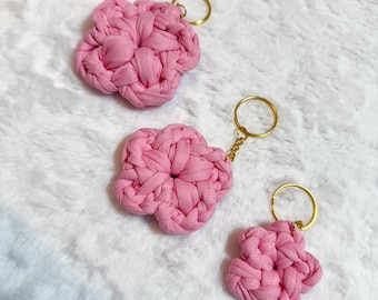 Padrão de crochê para chaveiro floral – Projeto para iniciantes com fio de camiseta (Download em PDF)