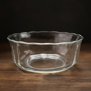 Bol vintage en verre pressé transparent avec bord festonné - Bol de service rond de 10,25 po. - Ustensiles de cuisine classiques de style Mid-Century