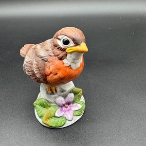 Andrea by Sadek Robin Figurine – Hand-Painted Bisque Porcelain Bird – #6350
