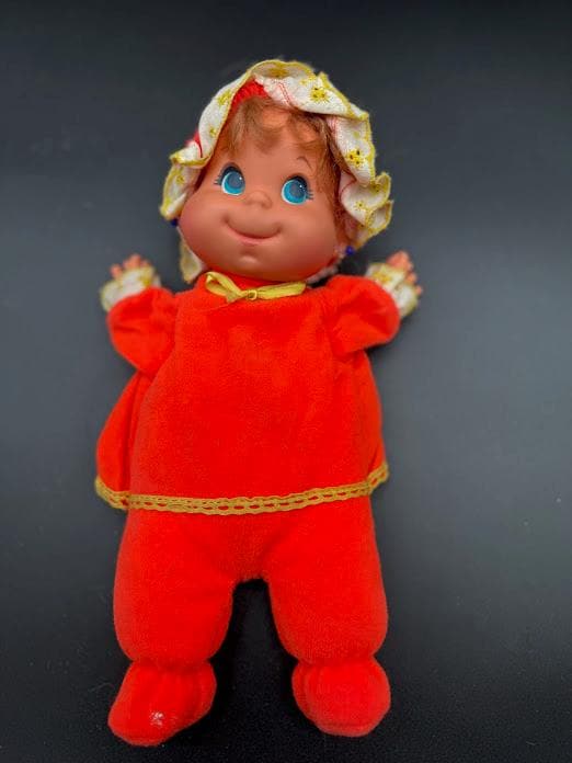 1973 Mattel Bean Puppets Doll in Red with Bonnet – Sweet-Faced Vintage Treasure