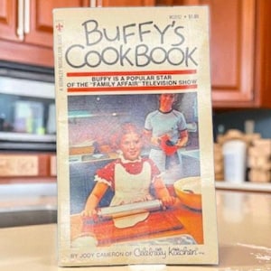 Buffy’s Cookbook – 1971 Family Affair Vintage TV Tie-In | Over 150 Kid-Friendly Recipes | Celebrity Kitchen