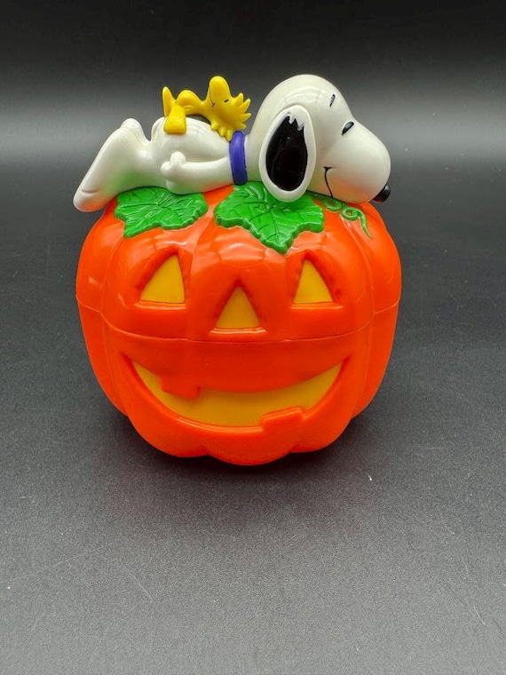Vintage Peanuts Snoopy Halloween Figurine Set – 4 Piece Pumpkin