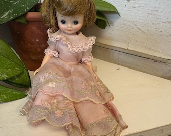 Vintage Pink-Lace Shelf-Sitter Doll with Sleep Eyes – Legless Display Doll, Circa 1960s–1970s