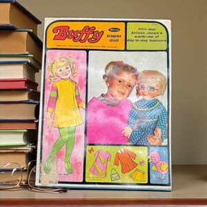 Vintage 1969 Buffy Paper Doll Book – Whitman Authorized Edition – Family Affair TV Show – Anissa Jones & Mrs. Beasley – Outfits + Backdrop