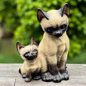 ヴィンテージシャム猫の置物 - 母猫と子猫の陶器彫刻 - ミッド