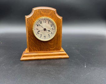 Handcrafted Wooden Mantel Clock – Traditional Quartz Analog Timepiece with Paper Manual