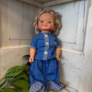 1970s Mattel Cathy Quick Curl Doll – Blue Eyes, Blonde Hair – Non-Working Pull String – Vintage Play Doll – Not Original Clothes